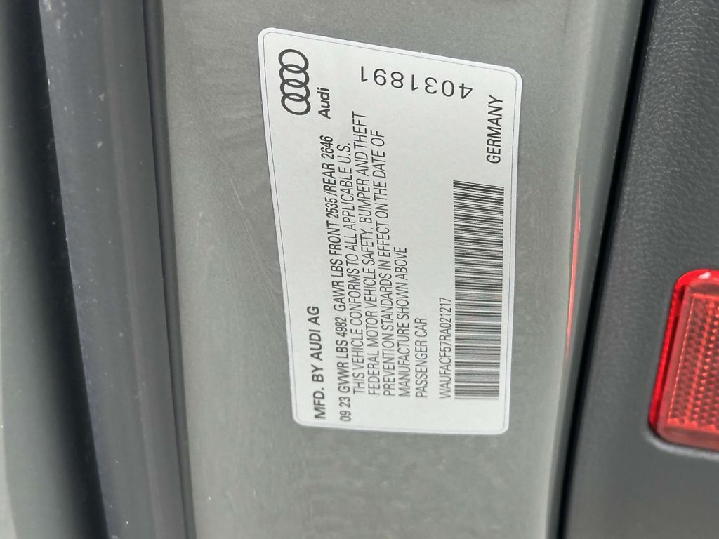 Vehicle image 21 of 26