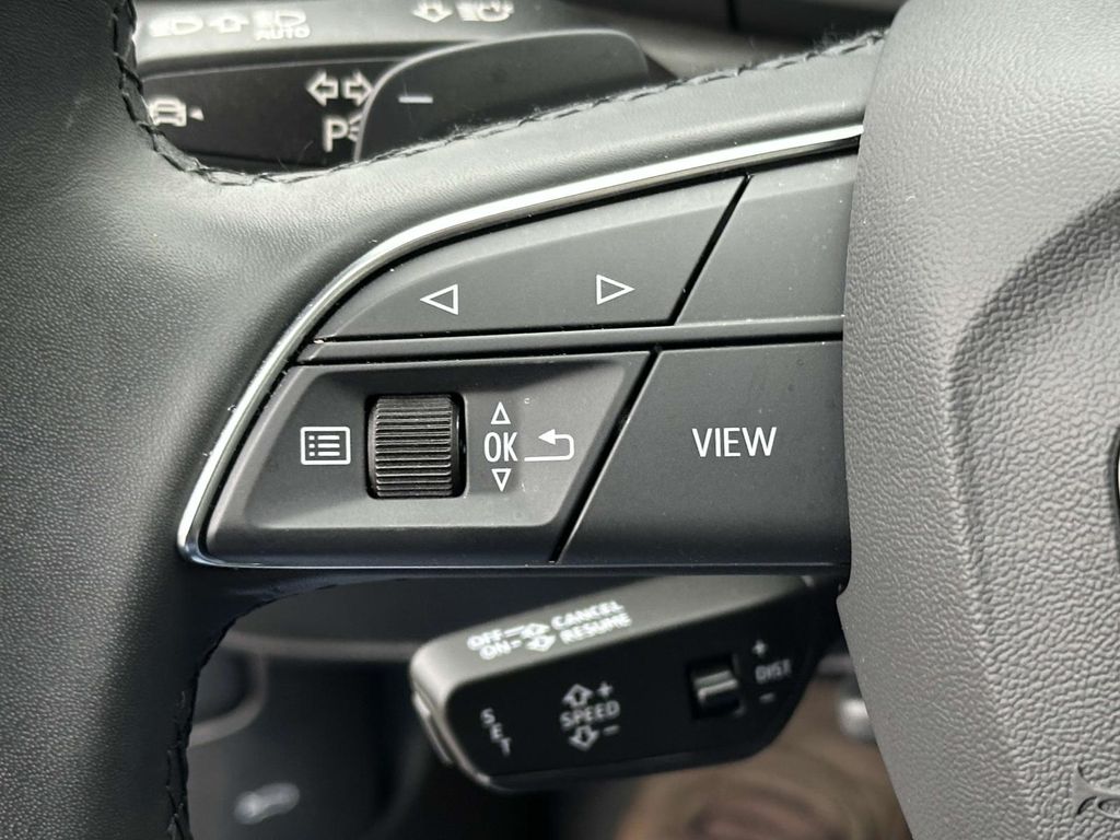Vehicle image 20 of 26