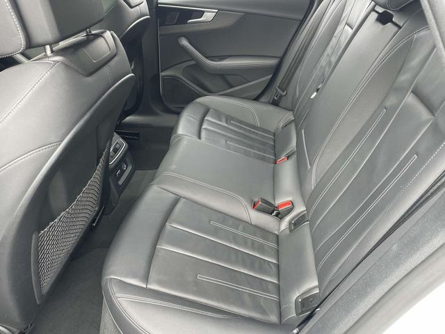 Vehicle image 17 of 35