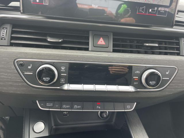 Vehicle image 25 of 35