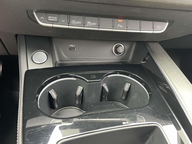 Vehicle image 26 of 35