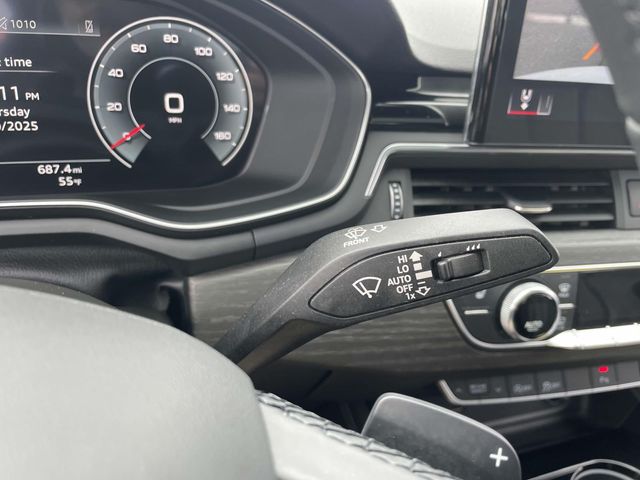 Vehicle image 33 of 35