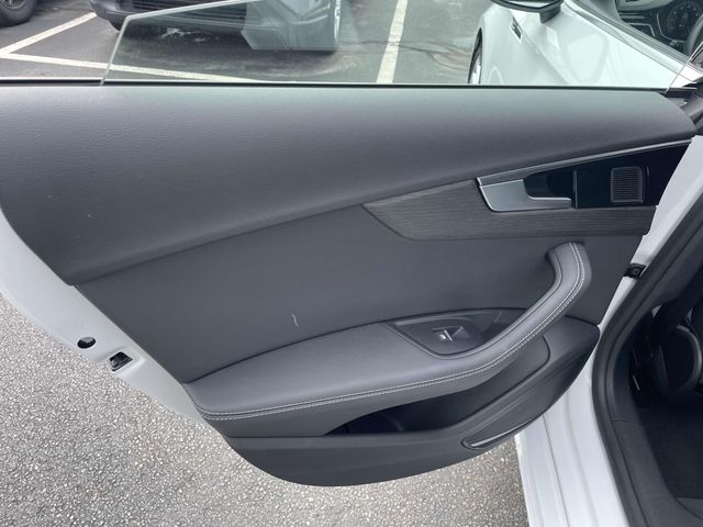 Vehicle image 18 of 35