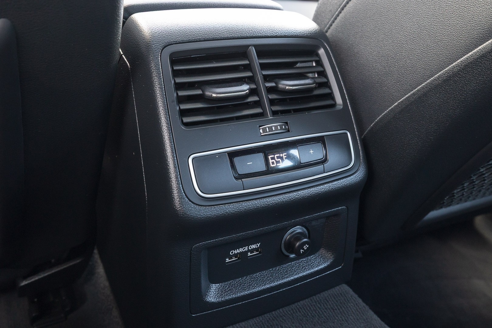Vehicle image 17 of 28