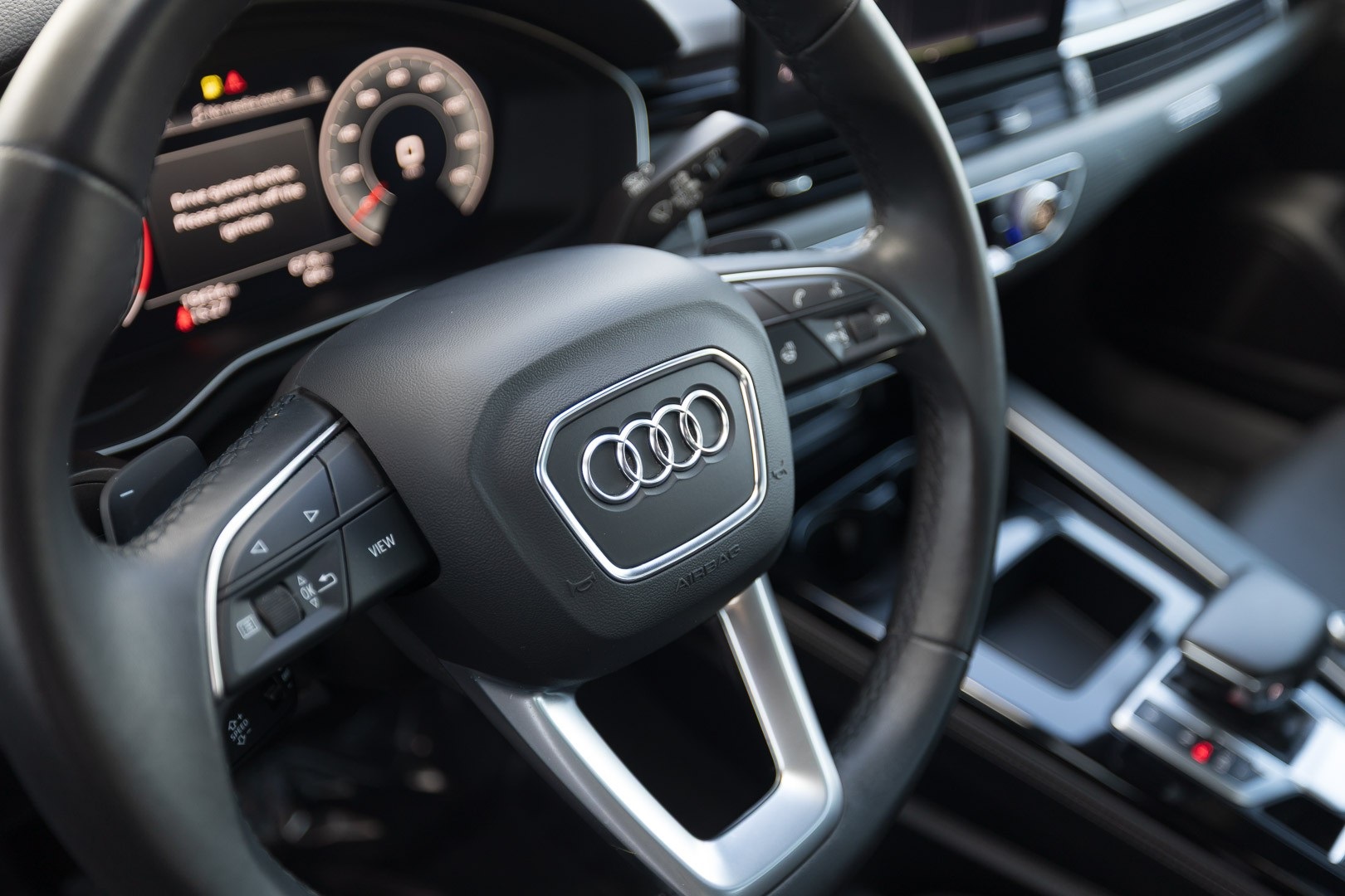 Vehicle image 23 of 28