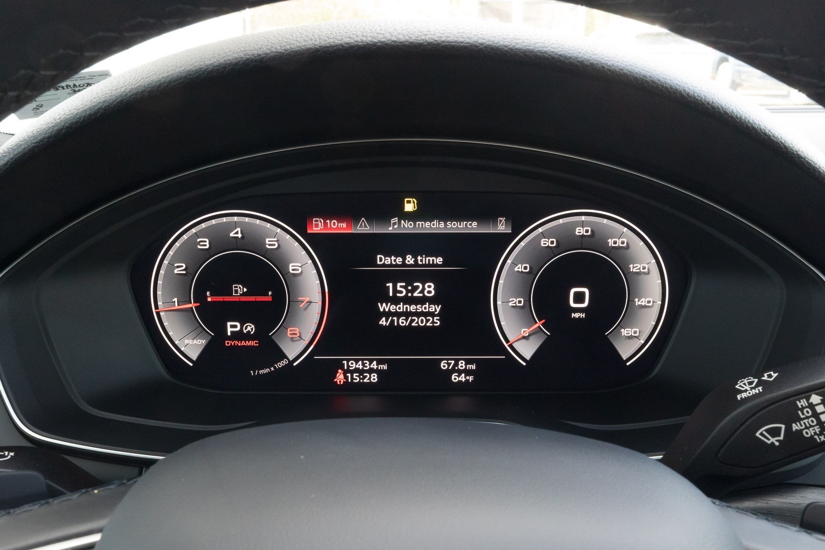 Vehicle image 24 of 28