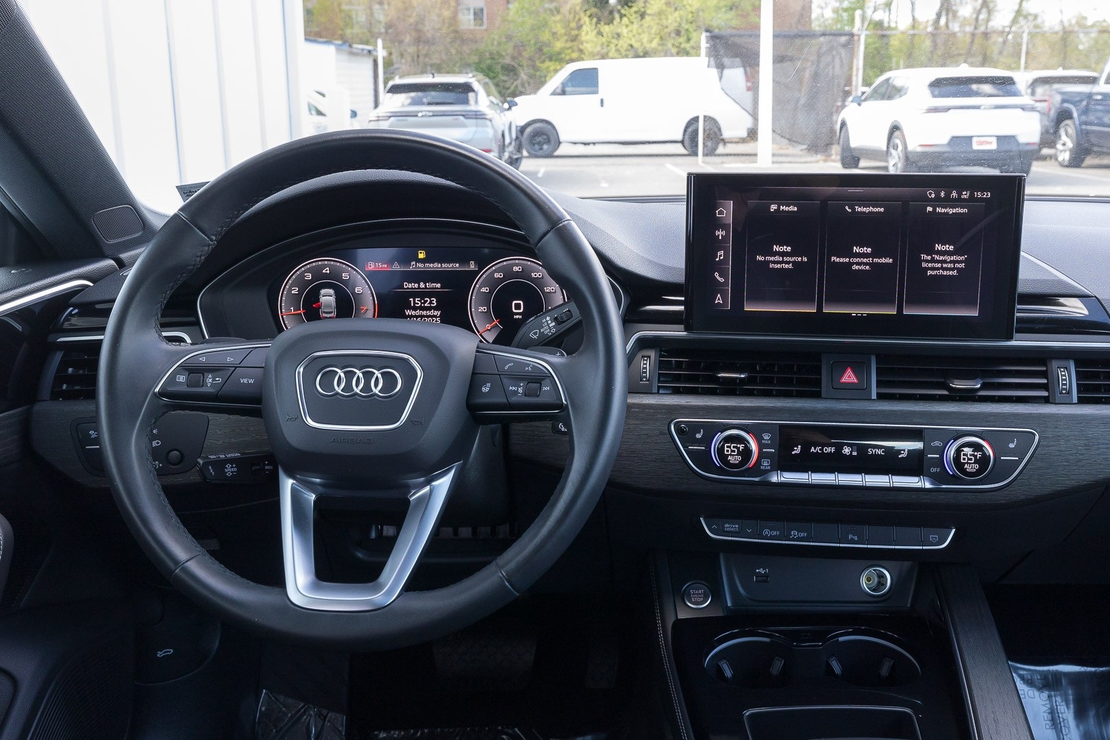 Vehicle image 16 of 28