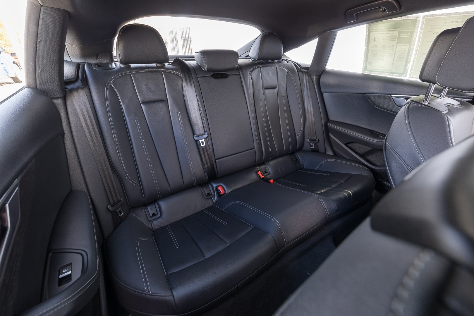 Vehicle image 20 of 28