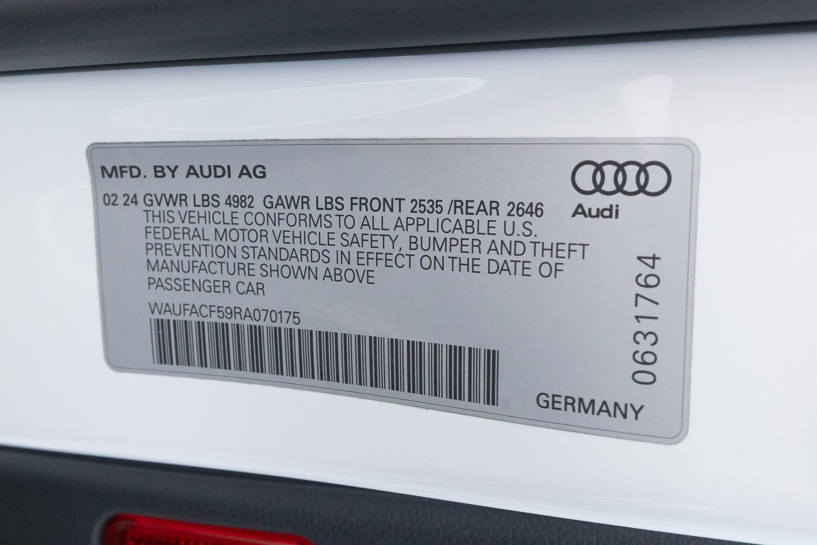 Vehicle image 22 of 28