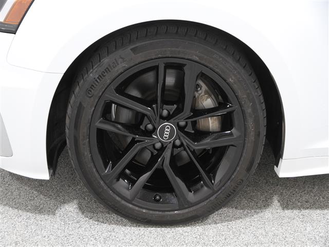 Vehicle image 21 of 22