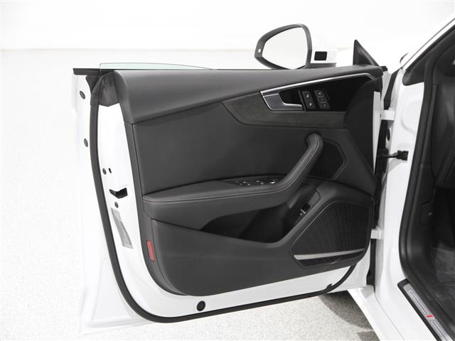 Vehicle image 5 of 22