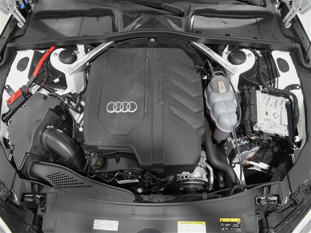 Vehicle image 20 of 22