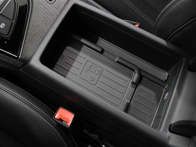 Vehicle image 16 of 22