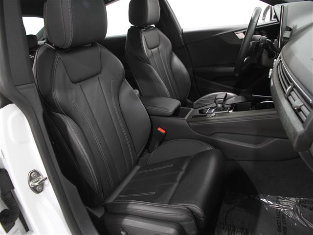 Vehicle image 17 of 22
