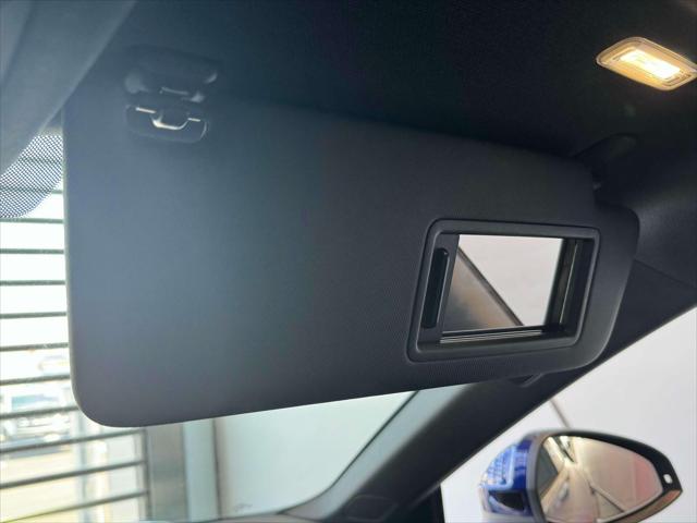 Vehicle image 17 of 24