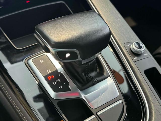 Vehicle image 12 of 24
