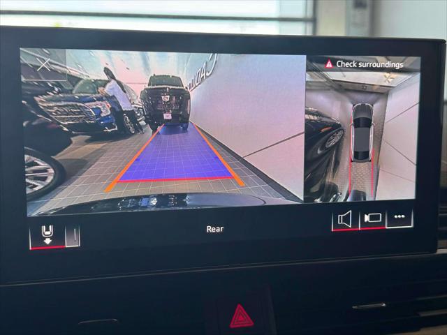Vehicle image 11 of 24
