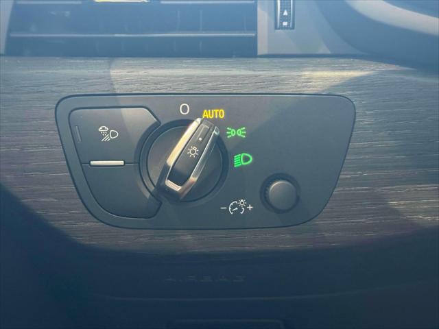 Vehicle image 22 of 24