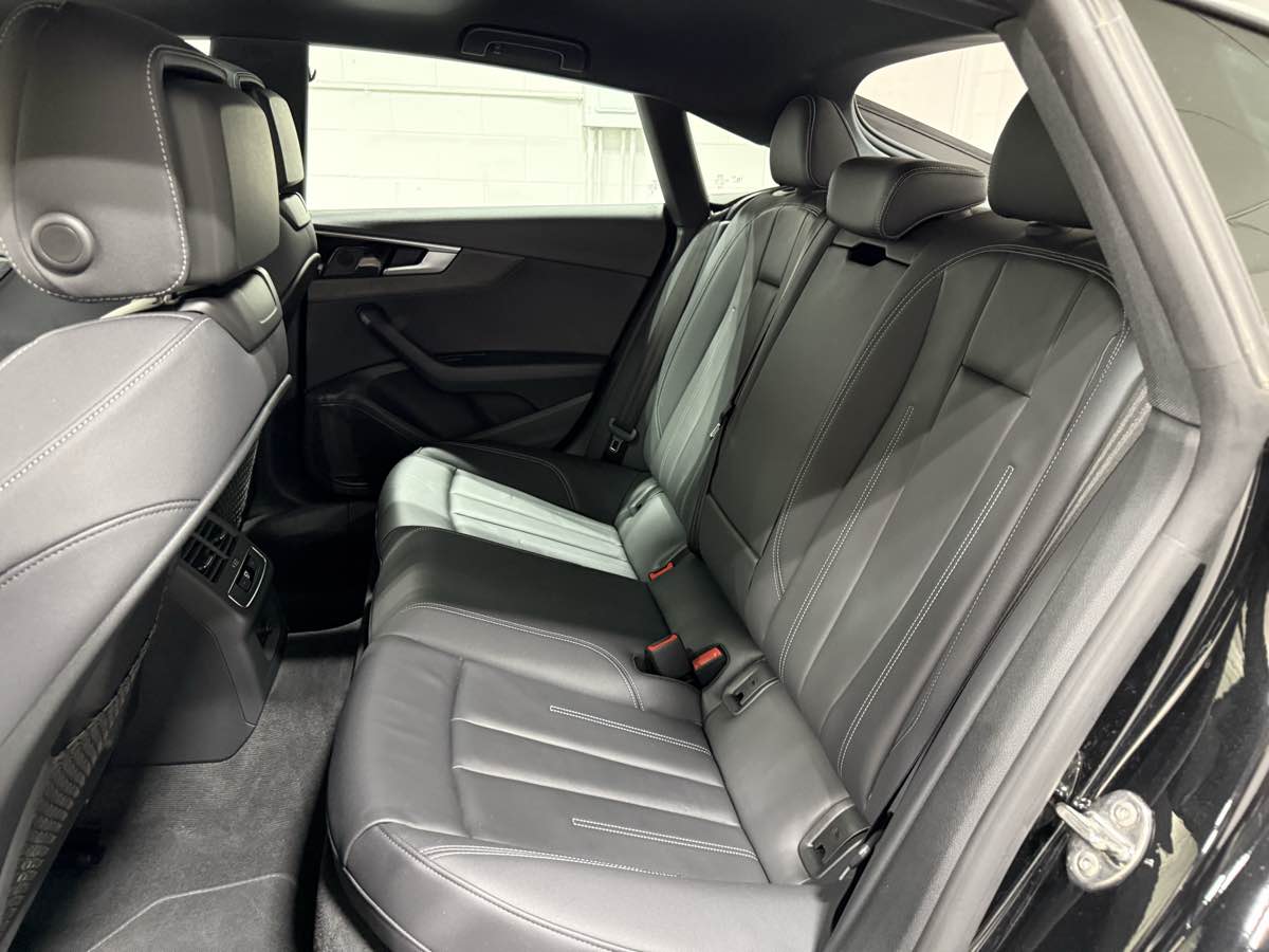 Vehicle image 9 of 20
