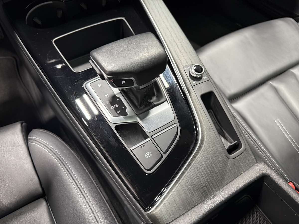 Vehicle image 19 of 20