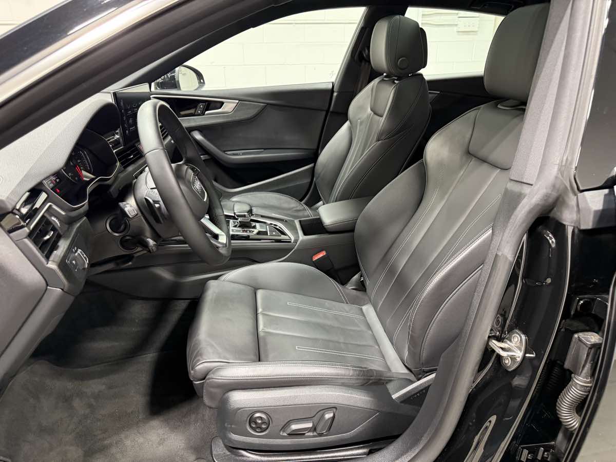 Vehicle image 11 of 20