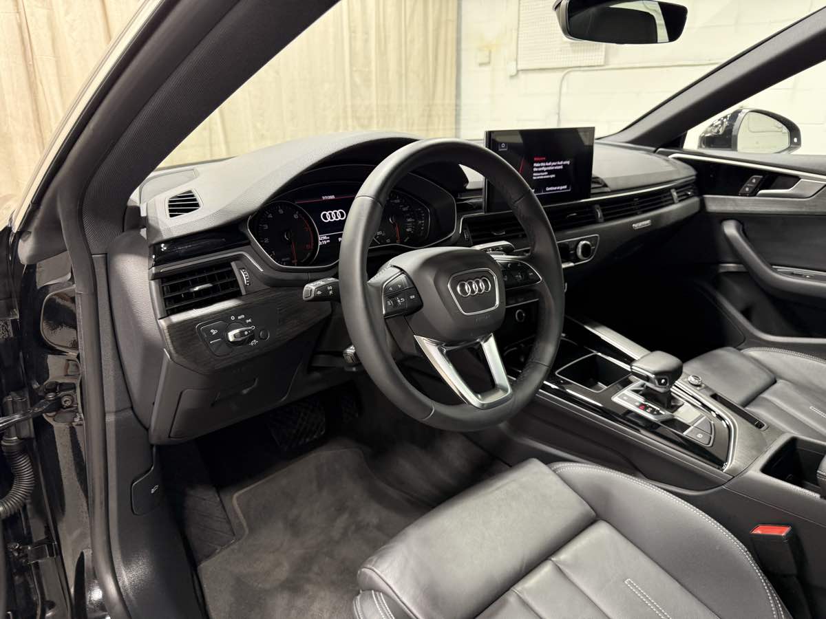 Vehicle image 16 of 20