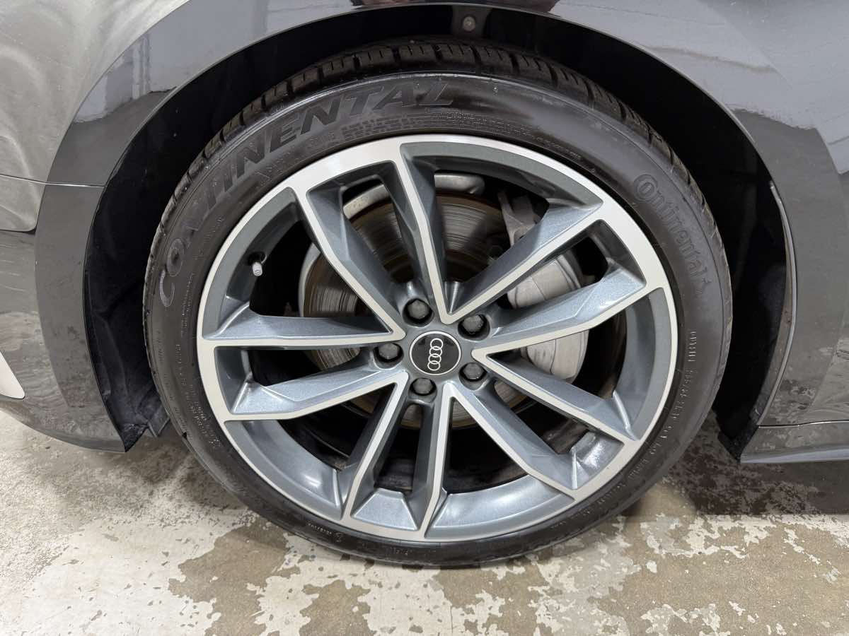 Vehicle image 7 of 20