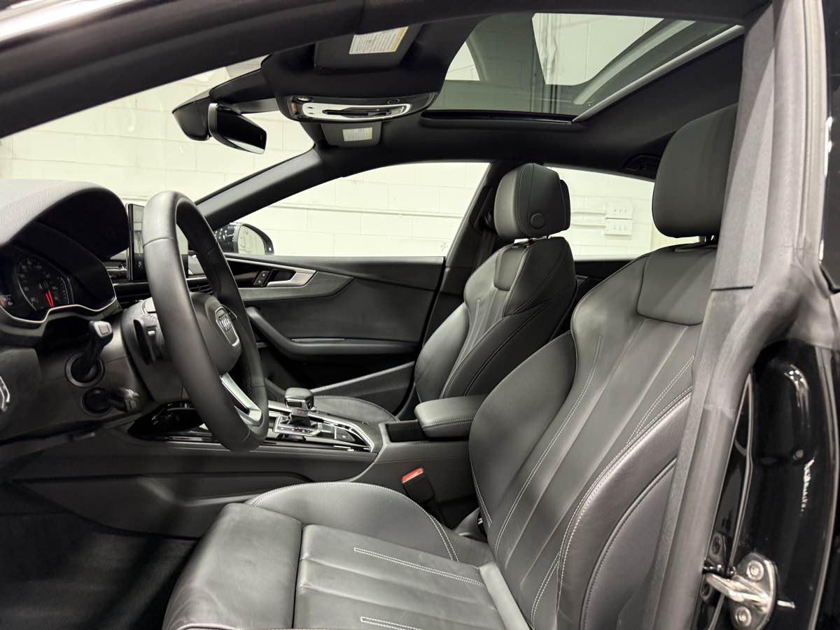 Vehicle image 13 of 20