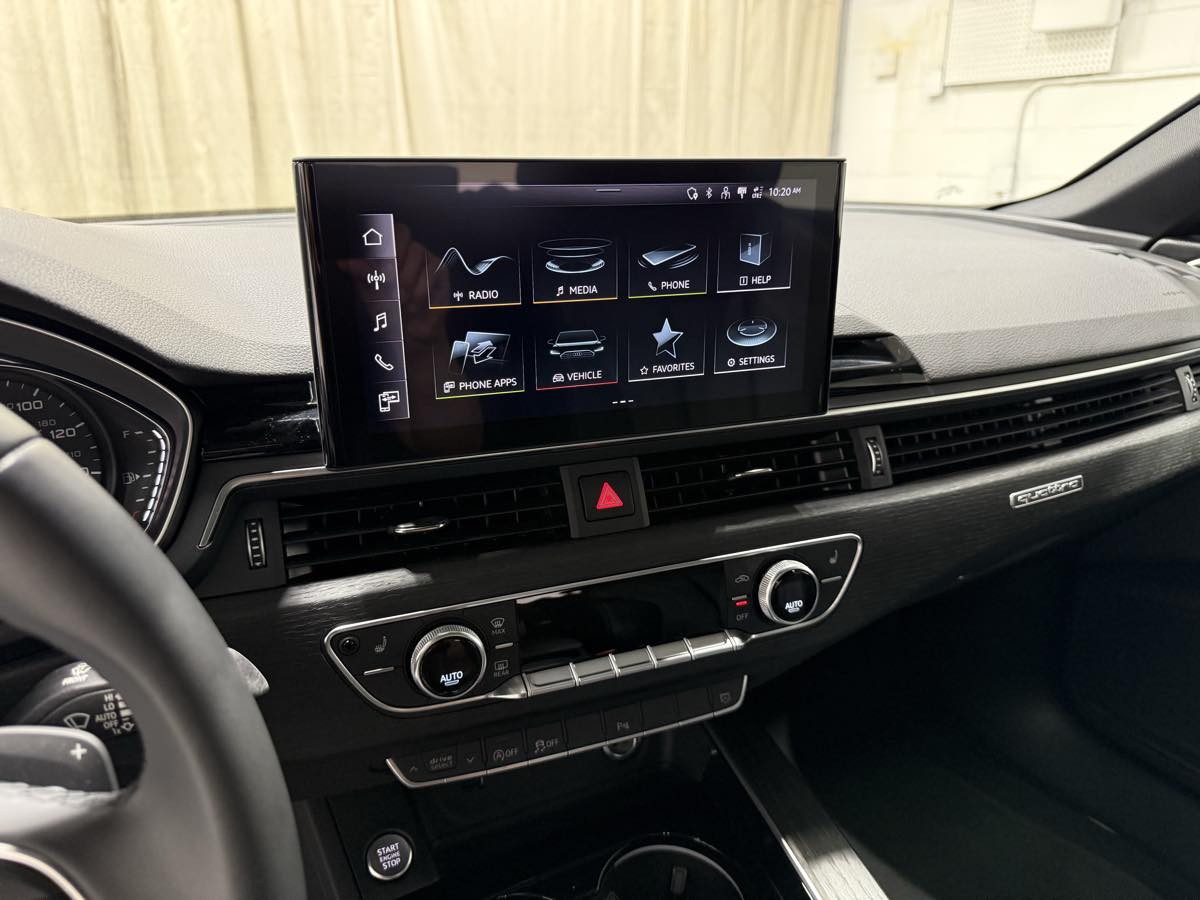 Vehicle image 18 of 20