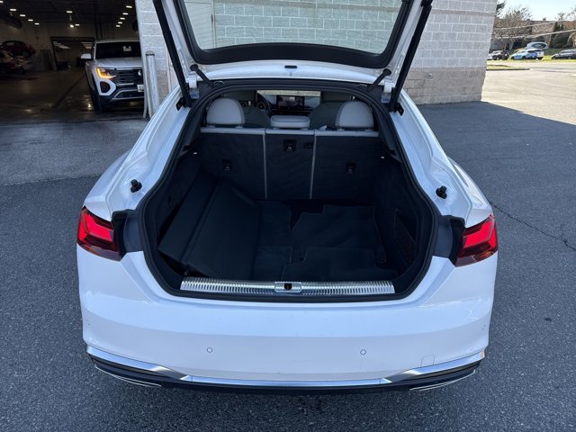 Vehicle image 10 of 41