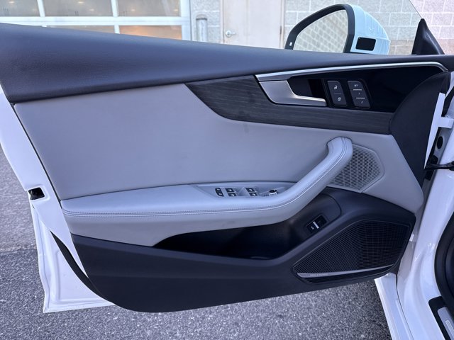 Vehicle image 15 of 41