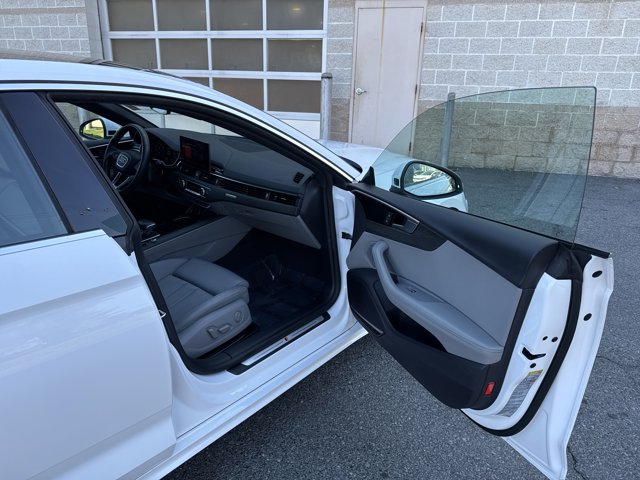 Vehicle image 34 of 41