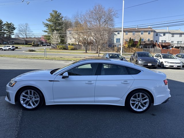 Vehicle image 8 of 41
