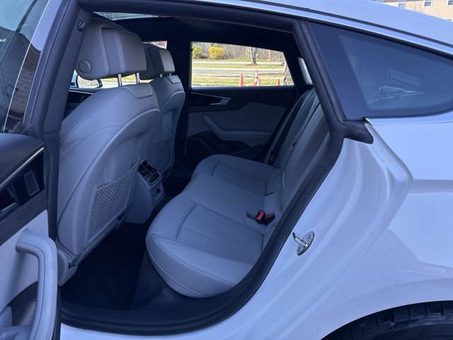 Vehicle image 30 of 41