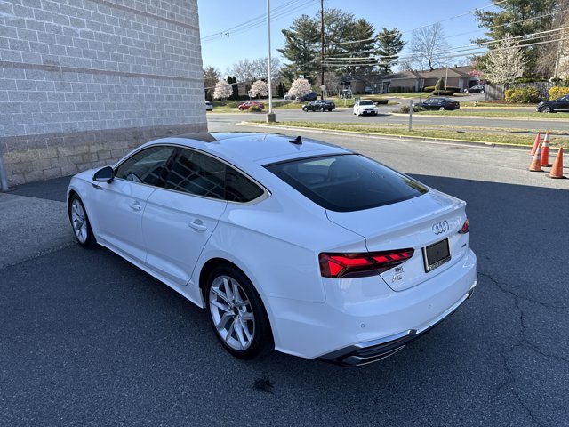 Vehicle image 7 of 41