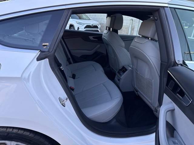 Vehicle image 40 of 41