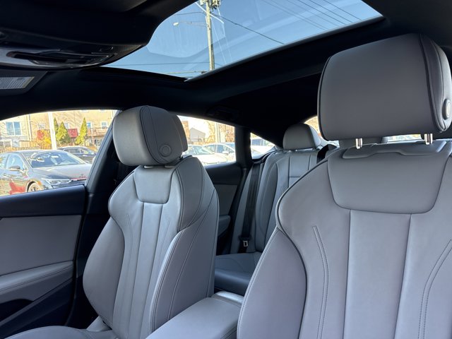 Vehicle image 27 of 41