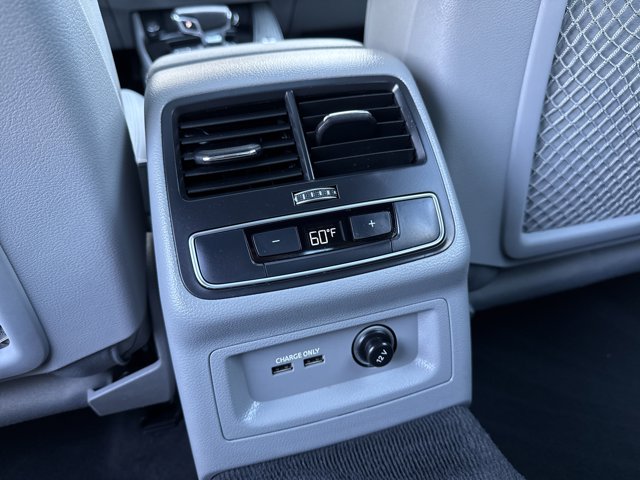Vehicle image 32 of 41