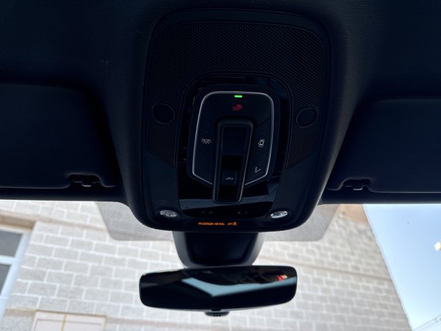 Vehicle image 25 of 41