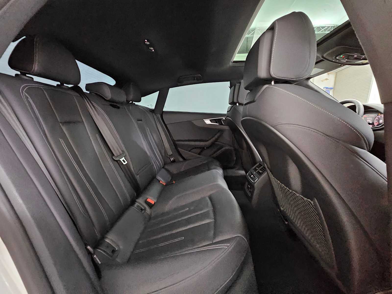 Vehicle image 23 of 37