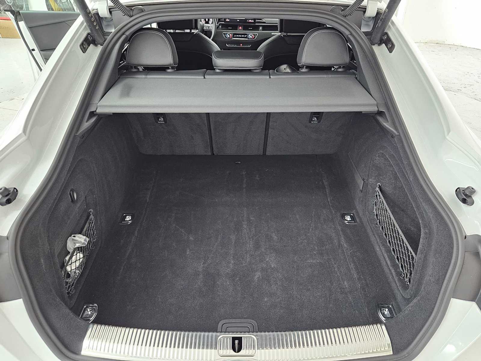 Vehicle image 35 of 37