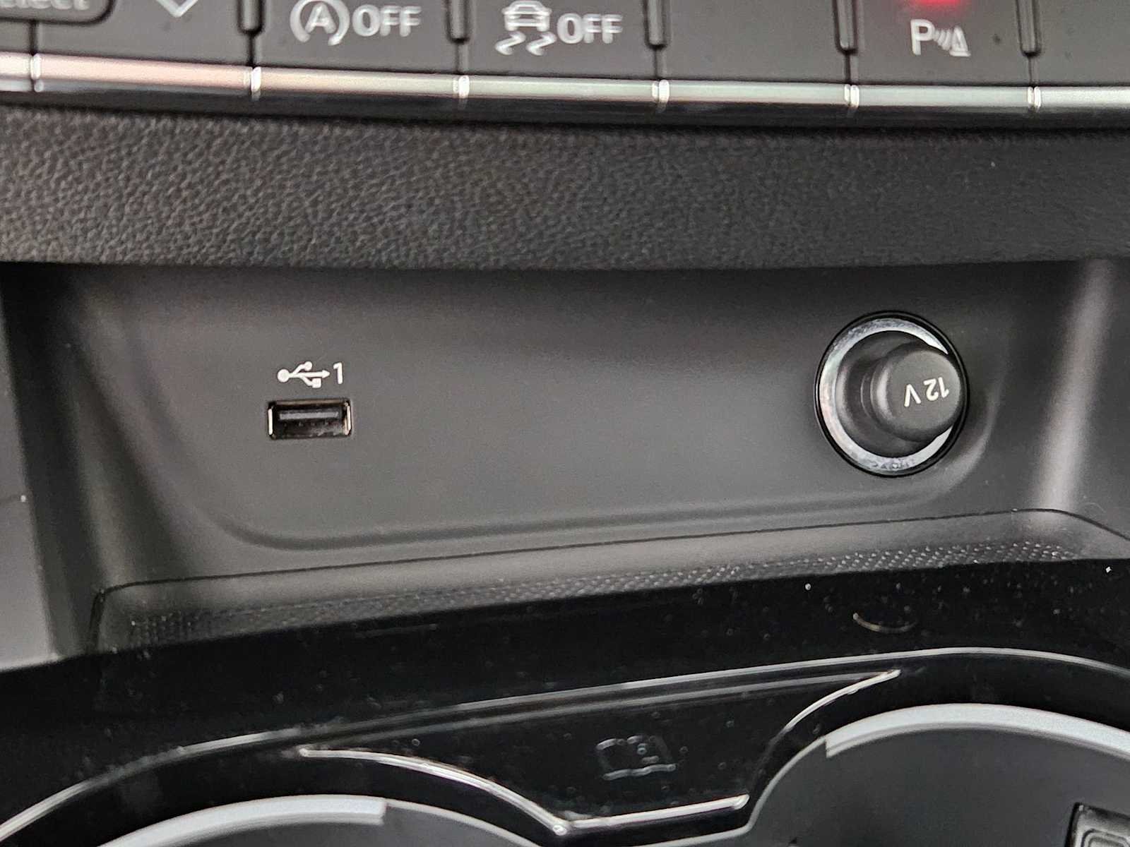Vehicle image 32 of 37