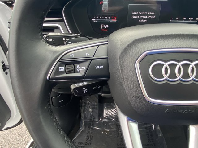 Vehicle image 23 of 25