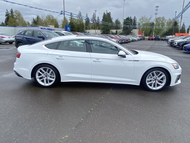 Vehicle image 4 of 25