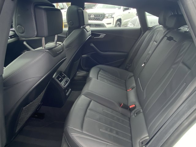 Vehicle image 14 of 25
