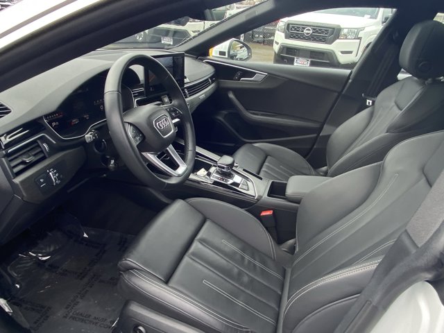 Vehicle image 10 of 25