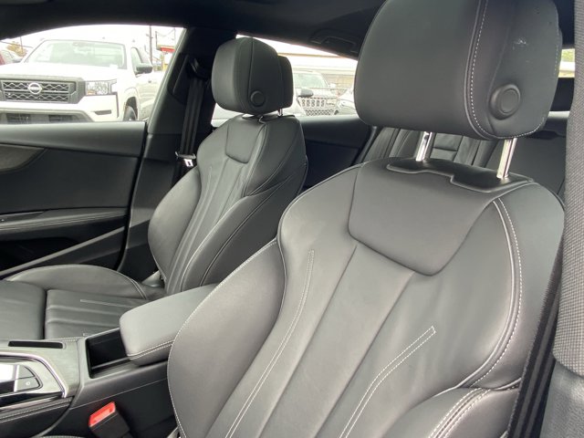 Vehicle image 19 of 25