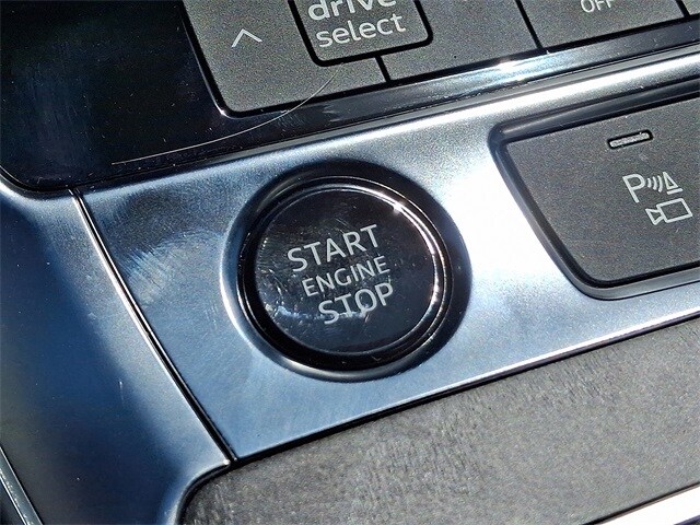 Vehicle image 26 of 30