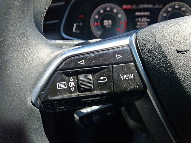 Vehicle image 23 of 30