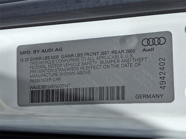 Vehicle image 27 of 30